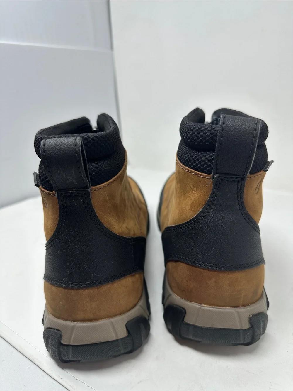 Clark’s Boots Size 11